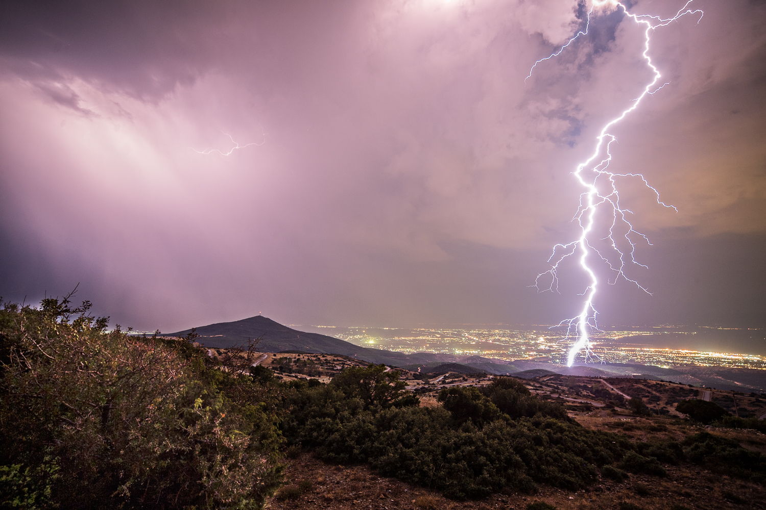 Thunder in Mt Hotriatis